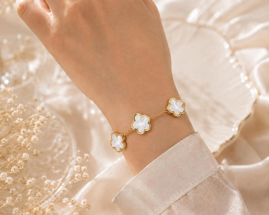 Multi Pearl Clover Bracelet – Gold