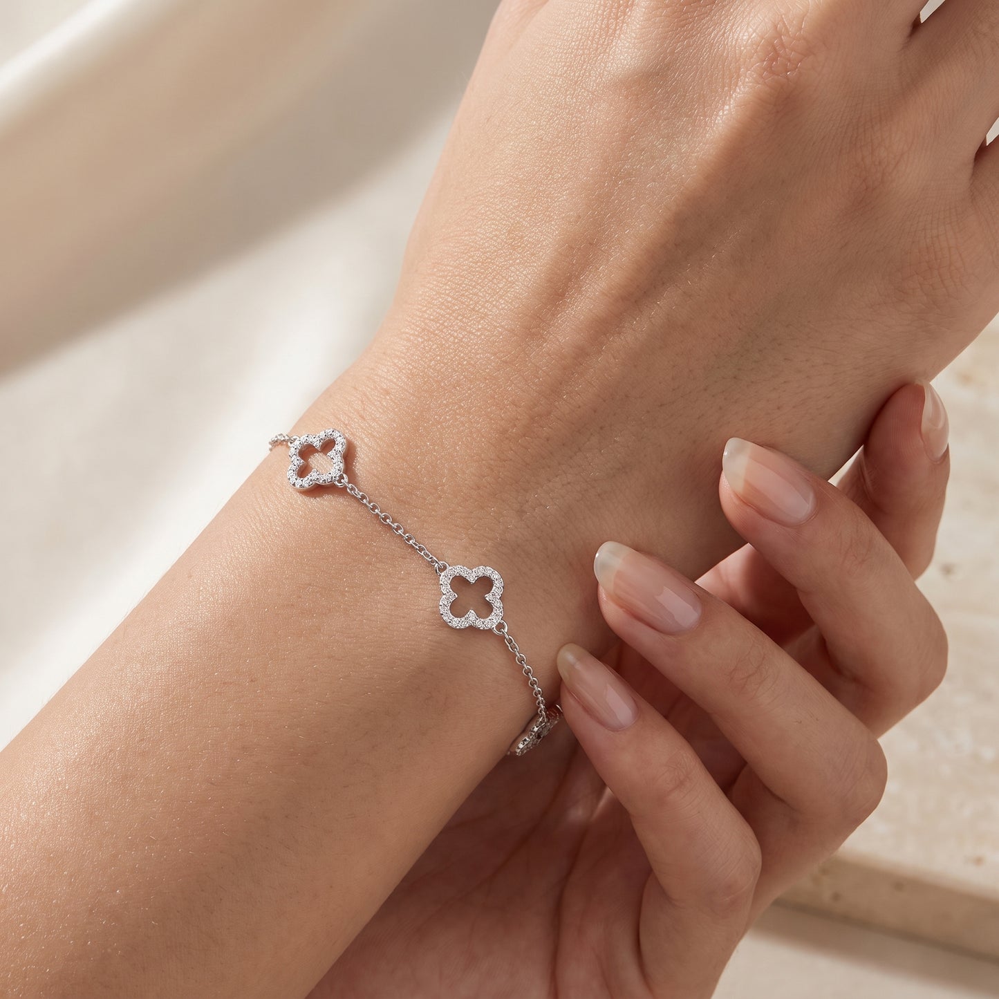 Silver Plated Clover Bracelet with Zircondia Crystals