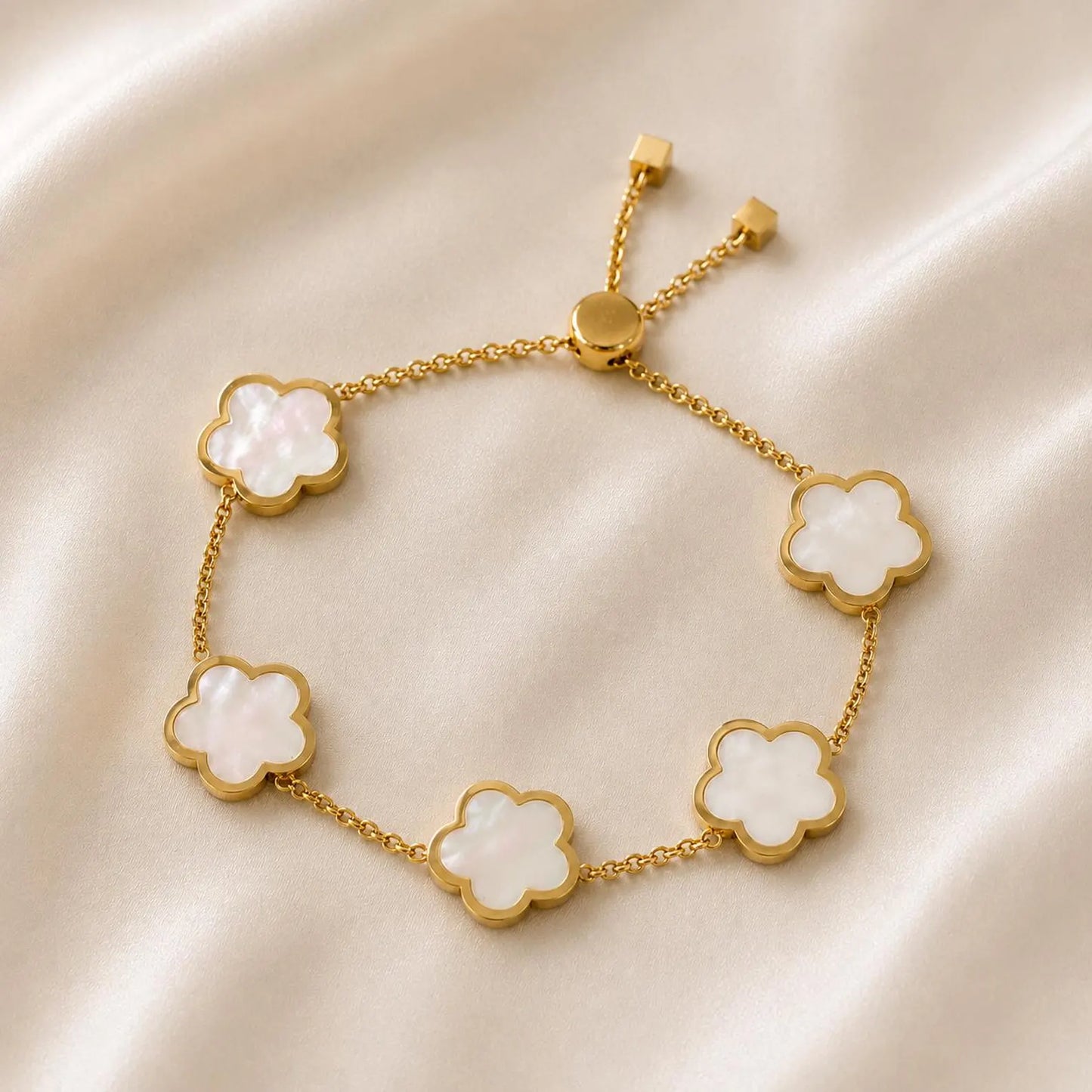 Multi Pearl Clover Bracelet – Gold